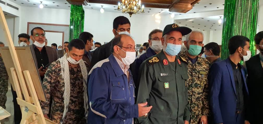 نمایشگاه عکسِ گروهیِ «دیدار با مرد میدان» در اهواز برپا شد