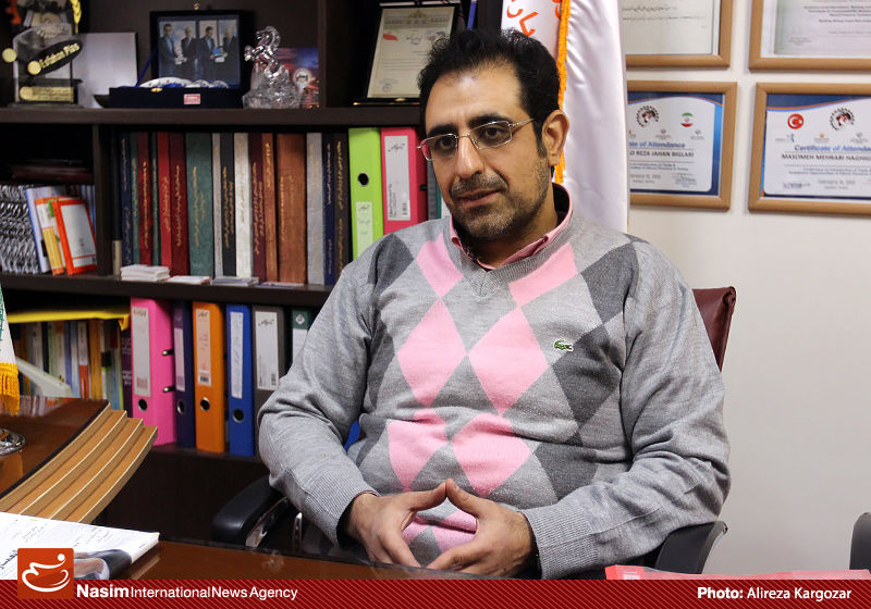 وزرای روحانی ابتدا از اتاق بازرگانی رای اعتماد بگیرند بعد به مجلس معرفی شوند/ ابقای برخی از مدیران اقتصادی روحانی کشور را در چهار سال آینده نابود میکند