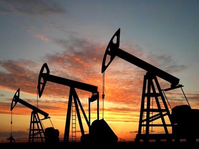 تقاضای جهانی نفت کاهش پیدا می کند/خودروهای برقی عاملان رویگردانی
