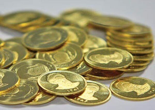 دلار اندکی ارزان شد/قیمت همچنان در مدار ۳۸۰۰ تومانی