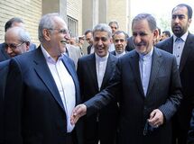 شوخی فیزیکی معاون اول رئیس جمهوری با مسعود کرباسیان