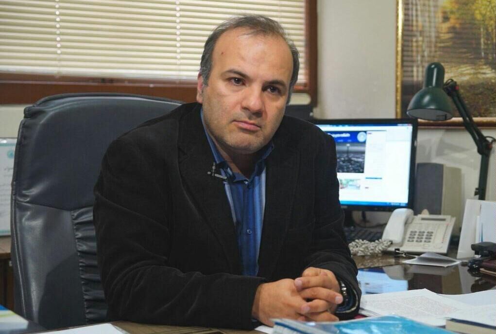 به دولت دوم روحانی خوش بین نیستم/ خسارت دولت روحانی به بانک‌ها کمتر از دولت قبل نیست