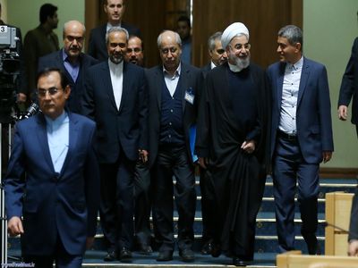 سقوط 10 پله‌ای ایران در رتبه بیکاری طی سالهای فعالیت دولت روحانی/ واردات کالاهای مشابه داخلی 700 هزار فرصت شغلی را از بین برد