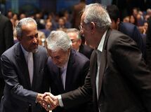 رونق اقتصادی به قیمت گرانی دلار و حذف برچسب قیمتها