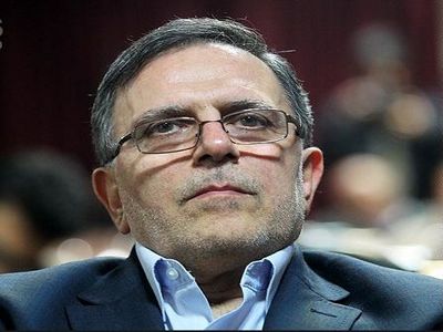 سیف خطاب به سپرده‌گذاران کاسپین: اگر در جایی که مجوز بانک مرکزی ندارد سپرده گذاری کردید پای اشتباه خود بایستید!