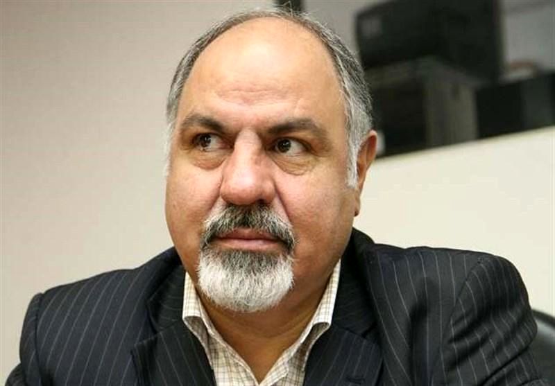سکوت بانک مرکزی التهابات بازار ارز را بیشتر کرده/ اگر مدیریتی در مورد قیمت دلار انجام نشود، رکود بیشتر میشود