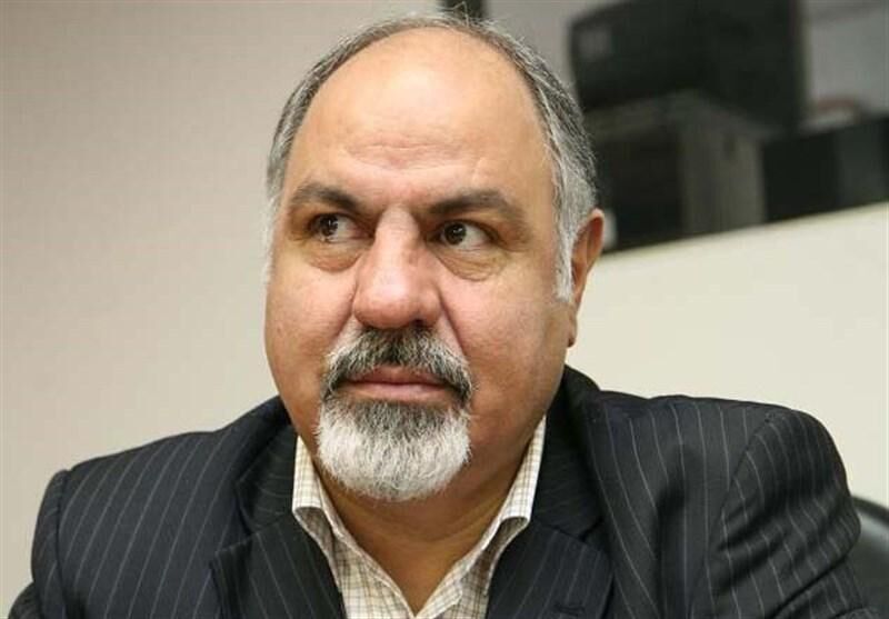 سکوت بانک مرکزی التهابات بازار ارز را بیشتر کرده/ اگر مدیریتی در مورد قیمت دلار انجام نشود، رکود بیشتر می‌شود