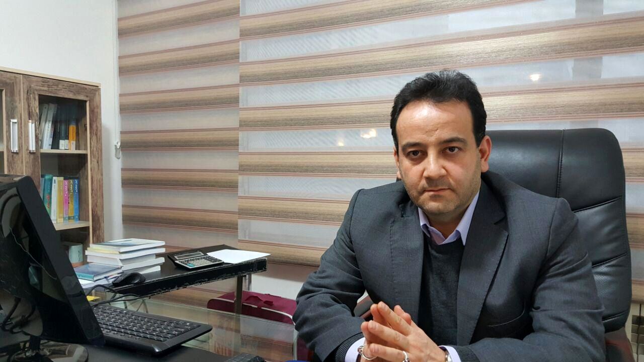 دولت در سیاست گذاری ارزی دچار ساده انگاری محض شده است/ بازار ارز در چنبره سیاستهای شکست خورده دولتی