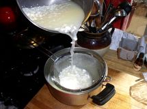 واردات دوغ، آب پنیر و کَره از امارات