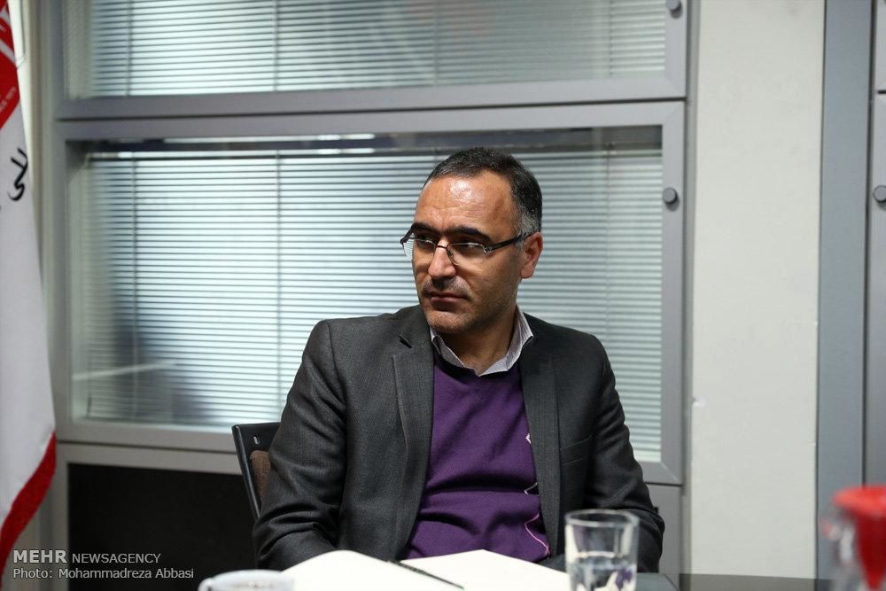 نرخ بیکاری فارغ التحصیلان دانشگاهی ۸ درصد بیشتر از جامعه است/ نمی‌توان با فشار مالی ۹۵۰ هزار شغل ایجاد کرد