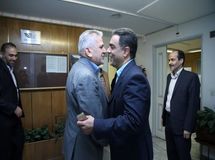 در سهام عدالت پول بین گداها توزیع می‌شود