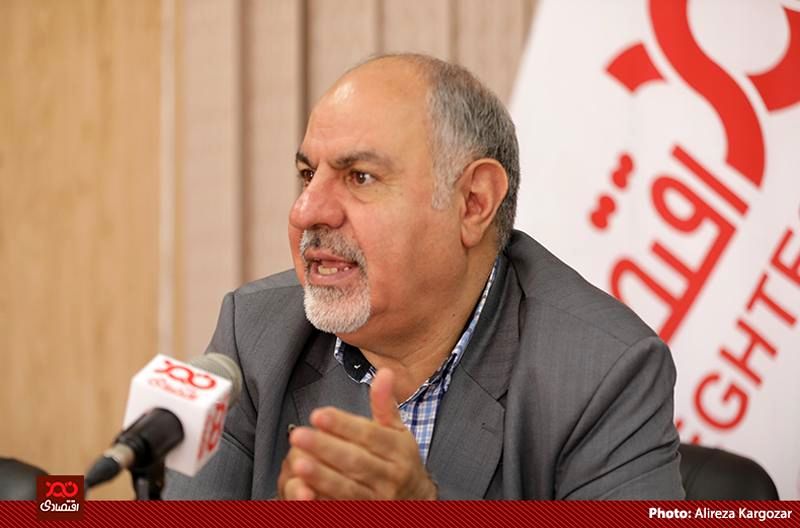 دست اندازی دولت به منابع صندوق توسعه ملی تورم و پایه پولی را افزایش می‌دهد/ صندوق توسعه ملی با بانک مرکزی اختلافات زیادی دارد