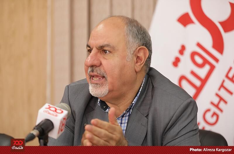 دست اندازی دولت به منابع صندوق توسعه ملی تورم و پایه پولی را افزایش می‌دهد/ صندوق توسعه ملی با بانک مرکزی اختلافات زیادی دارد