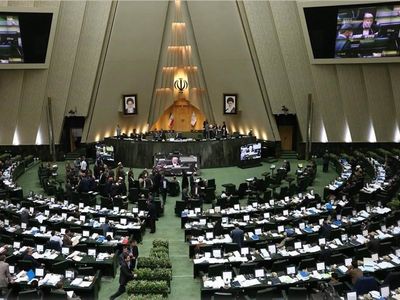 حداکثر افزایش حقوق کارمندان دولت  20 درصد است