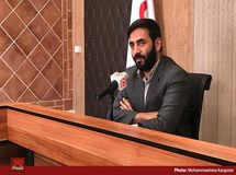 فیلم:: رییس بسیج اصناف کشور و عضو هیأت عالی نظارت بر سازمان‌های صنفی در گفتگو با «نود اقتصادی» خبر داد: پویش حمایت از کالای ایرانی از اول فروردین تشکیل شد