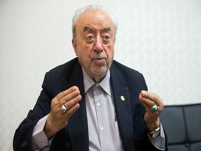 با خروج آمریکا از برجام هیچ اتفاقی نمی‌افتد/ اگر مسیر نقل و انتقال پول از دبی باز شود، دیگر به کسی نیاز نداریم