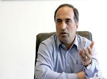 عملکرد اقتصادی سال اول دولت دوازدهم به هیچ وجه قابل دفاع نیست/ اکثر کالاها در یک سال گذشته 30 درصد گران شد/ وعده‌های روحانی عملی نشد
