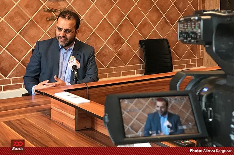 نمره آخوندی در مسکن ناپلئونی 10 است