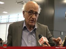 چرا کسی از تیم اقتصادی روحانی برکنار نمی‌شود؟!/مدیران اقتصادی کشور خیلی پرتند/ نمایندگان باید هم وزیر اقتصاد و هم رئیس کل بانک مرکزی را تغییر دهند/ اگر هزار میلیارد دلار هم سکه به بازار بریزید، التهاب بازار نمی‌خوابد