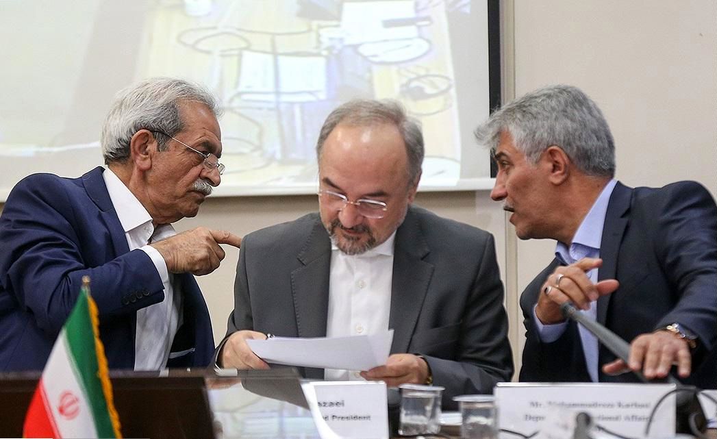عضو هیات جذب سرمایه خارجی آمار سازمان سرمایهگذاری خارجی را رد کرد/ سال 96 فقط 2 میلیارد دلار سرمایه خارجی جذب شد