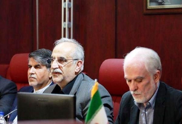 کرباسیان باید هر چه زودتر تغییر کند/ او شایسته وزارت اقتصاد نیست/ وزارت اقتصاد تحلیلگر و تئوریسین می‌خواهد، کرباسیان فقط یک مدیر اجرایی است