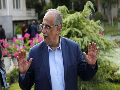 نمره مردودی 15 اقتصاددان و فعال اقتصادی به عملکرد یک ساله کرباسیان