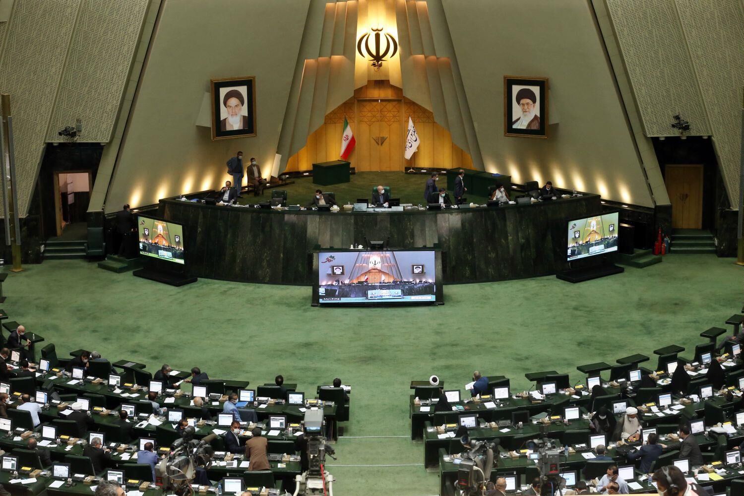 لایحه اصلاحی بودجه ۱۴۰۰ در مجلس بررسی می شود