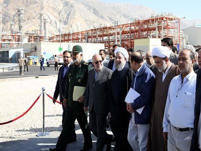 چرا پروژه میدان گازی فرزاد 20 سال است که معطل مانده است؟