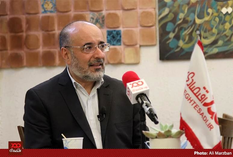 آقای آخوندی، دولت شما که مدعی نجات کشور از قطحی است، از تنظیم بازار شب عید امسال عاجز بود