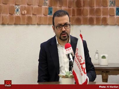 گشایش‌های ارزی به ضرر برخی از صنایع بورسی مانند صنعت خودرو، دارویی و شوینده خواهد بود (۳)