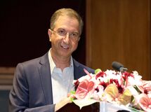 گروه مالی دی بازوی قابل اتکای بانک در سودآوری است