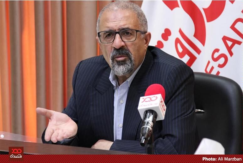 عکس/گفتگو با دکتر حسن مهربانی یگانه، دبیر انجمن صنعتی تولید کنندگان جوجه یک روزه