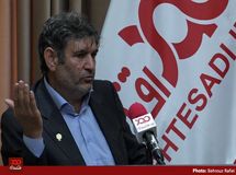 بانک کشاورزی کاری کرده که کشاورز برای گرفتن تسهیلات به سراغ بانک‌های دیگر می‌رود!