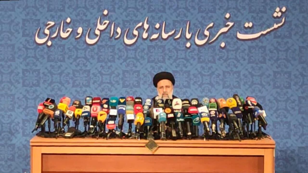 آمریکایی‌ها تمام تحریم ها را بردارند و نشان دهند صداقت دارند/ دولت بورس را به عنوان قلک برای خود نخواهد دید