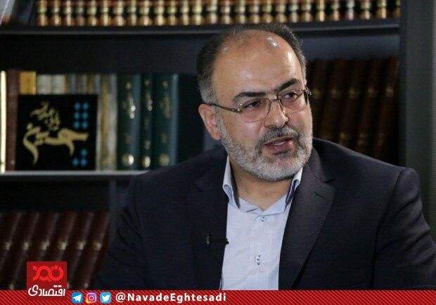 خاندوزی در اقتصاد صاحب نظریه نیست/ بهتر بود خاندوزی ابتدا معاون وزیر میشد