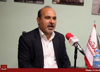 یک فرد امنیتی را که در هیچ کارخانه و کارگاهی حضور ندارد به عنوان نماینده کارگران وارد کمیته دستمزد می‌کنند