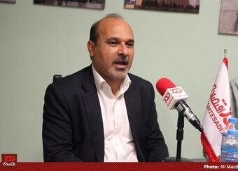 یک فرد امنیتی را که در هیچ کارخانه و کارگاهی حضور ندارد به عنوان نماینده کارگران وارد کمیته دستمزد می‌کنند