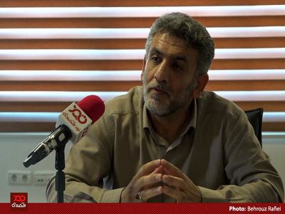 واردات کالاهایی مثل خودرو و لوازم خانگی حتما بازار ارز را متلاطم می‌کند