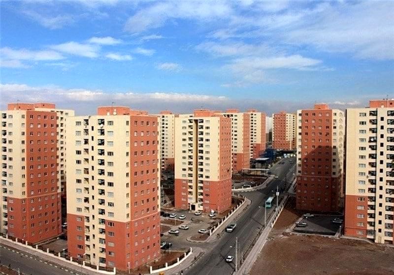 خبرنگاران و هنرمندان منتظر پیامک مسکن باشند