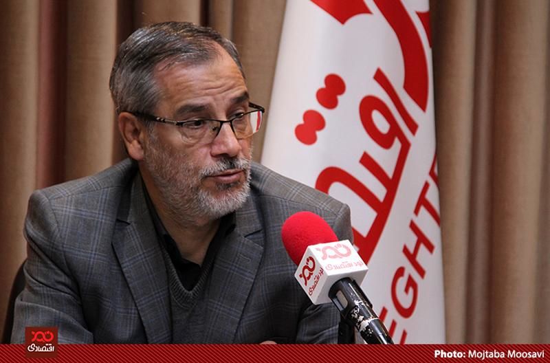 دلار ۴۲۰۰ تومانی پرهزینه است، ادامه ندهید