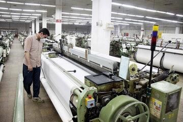 قول مساعد وزیر صمت برای رفع مشکل سرمایه در گردش نساجی بروجرد