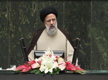 استقراض از بانک مرکزی خط قرمز دولت است/ گره زدن اقتصاد کشور به غرب در دولت قبل همه را رنج می‌داد