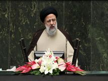 استقراض از بانک مرکزی خط قرمز دولت است/ گره زدن اقتصاد کشور به غرب در دولت قبل همه را رنج می‌داد