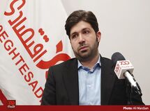 مهمترین دلیل ریزش بازار سرمایه در هفته‌های اخیر، اوراق فروشی شدید دولت و عدم تزریق نقدینگی به بازار است