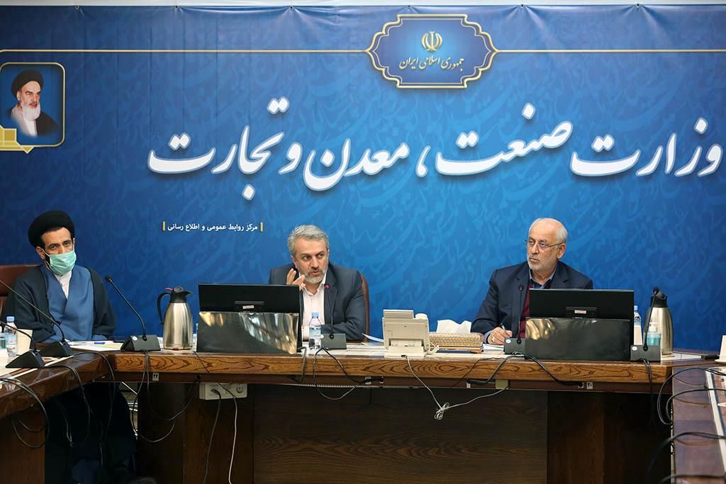 الگوی جدید مدیریت بازار اجرا میشود/ ارتباط دلار با کالای داخلی را قطع میکنیم/ تامین مالی زنجیره ای عملیاتی خواهد شد