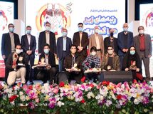 تجلیل از رتبه‌های زیر 100 کنکور شاهد و ایثارگر توسط بانک دی