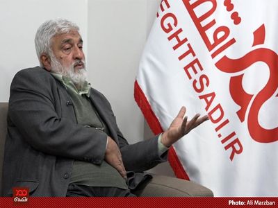 با حذف ارز ۴۲۰۰ تومانی قیمت دارو ۴ برابر خواهد شد