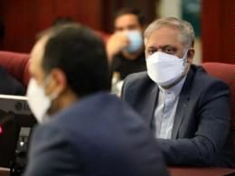 آقای وزیر! مدیر روابط عمومی‌تان را با چه رزومه‌ای عضو هیات مدیره شرکت سرمایه گذاری خارجی ایران گذاشتید؟