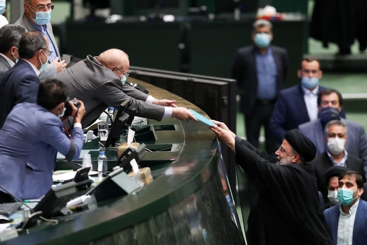 بهارستان نشینان هم به کلیات لایجه بودجه رای دادند هم از حذف ارز دولتی انتقاد می‌کنند!