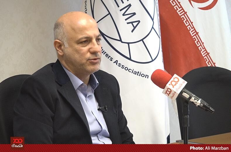 آمار ستاد مبارزه با قاچاق در خصوص کاهش ۲ میلیارد دلاری قاچاق پوشاک را تایید نمی‌کنیم/ توان رقابت با کالاهای قاچاق را نداریم
